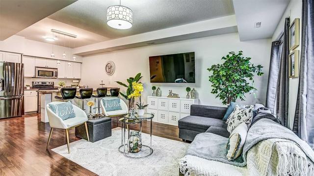 109 - 5 Richgrove Dr, Townhouse with 2 bedrooms, 2 bathrooms and 2 parking in Toronto ON | Image 2