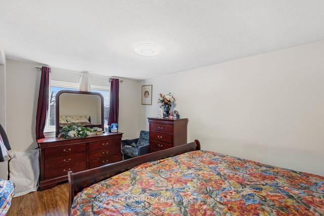 20 Darras Crt E, Townhouse with 3 bedrooms, 2 bathrooms and 2 parking in Brampton ON | Image 10