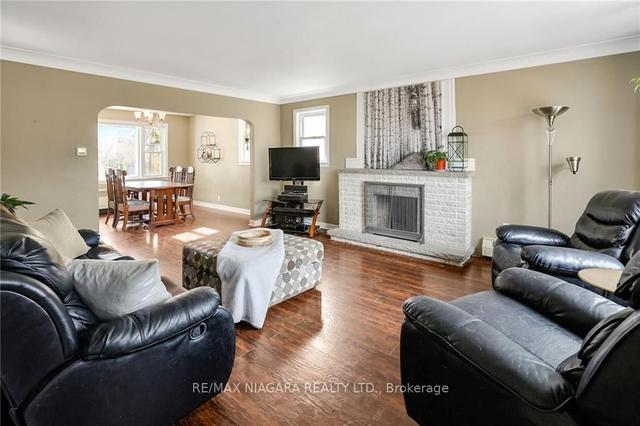 5720 Woodland Blvd, House detached with 4 bedrooms, 2 bathrooms and 7 parking in Niagara Falls ON | Image 38