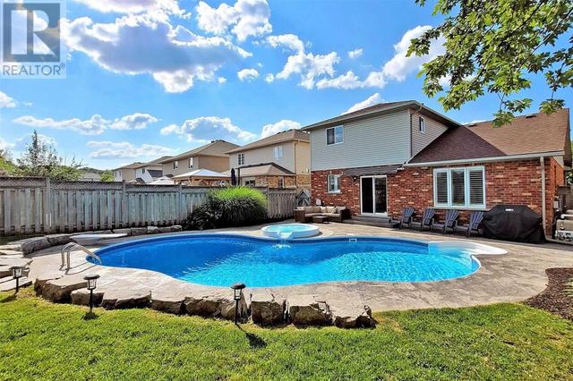 497 Sandbanks Cres, House detached with 3 bedrooms, 4 bathrooms and 4 parking in Waterloo ON | Image 27