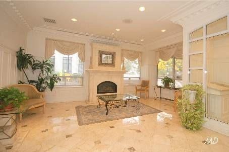 209 - 88 Grandview Way, Condo with 1 bedrooms, 1 bathrooms and 1 parking in Toronto ON | Image 2