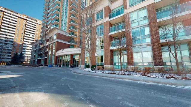 307 - 15 Michael Power Pl, Condo with 3 bedrooms, 2 bathrooms and 1 parking in Toronto ON | Image 1