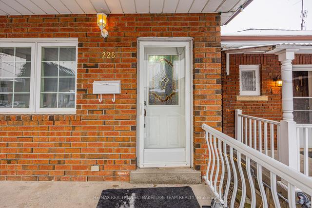 228 Robina Ave, House detached with 3 bedrooms, 2 bathrooms and 5 parking in Toronto ON | Image 21