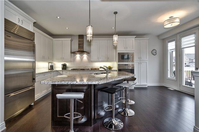 2439 Chateau Common, House attached with 3 bedrooms, 3 bathrooms and 2 parking in Oakville ON | Image 6
