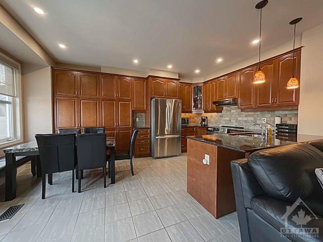 327 Gallantry Way, House detached with 3 bedrooms, 4 bathrooms and 3 parking in Ottawa ON | Image 7