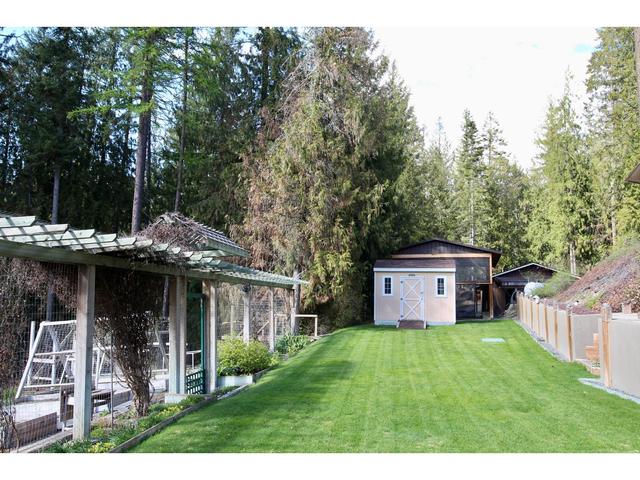 1111 Fox Tree Road, House detached with 3 bedrooms, 3 bathrooms and null parking in Central Kootenay B BC | Image 32
