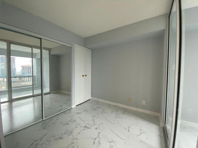 1809 - 10 Yonge St, Condo with 1 bedrooms, 1 bathrooms and 0 parking in Toronto ON | Image 5