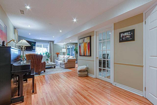 2254 Fairbairn Crt, House attached with 3 bedrooms, 3 bathrooms and 2 parking in Oakville ON | Image 19
