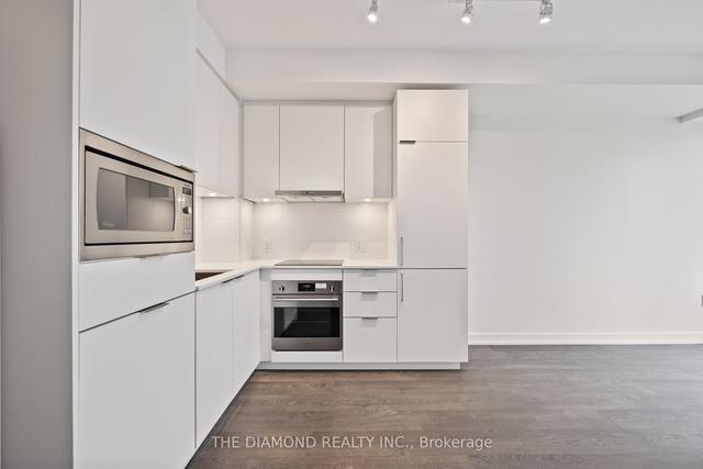 s702 - 8 Olympic Gardens Dr, Condo with 1 bedrooms, 2 bathrooms and 0 parking in Toronto ON | Image 4