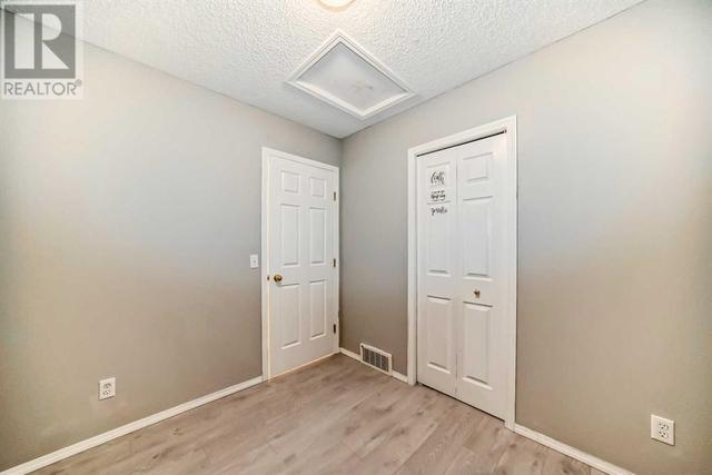 97 Martinvalley Crescent Ne, House detached with 4 bedrooms, 2 bathrooms and 2 parking in Calgary AB | Image 23