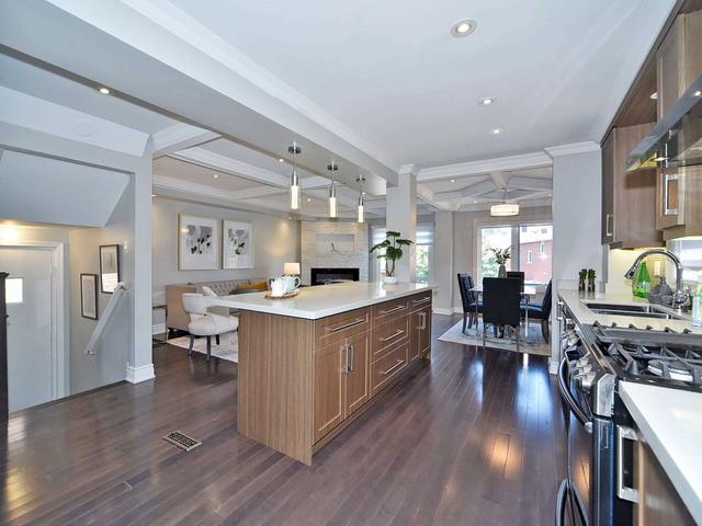 44 Rangeley Dr, House detached with 4 bedrooms, 3 bathrooms and 3 parking in Toronto ON | Image 4