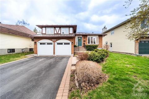 6088 Vineyard Drive, House detached with 3 bedrooms, 3 bathrooms and 6 parking in Ottawa ON | Card Image