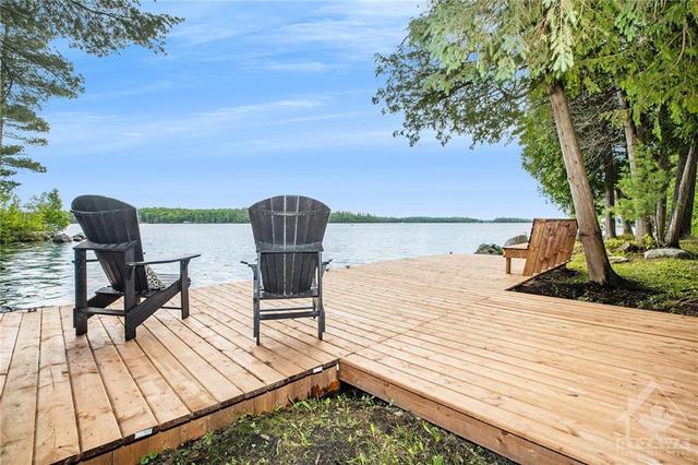 2 North Shore White Lake North, House detached with 2 bedrooms, 1 bathrooms and null parking in Greater Madawaska ON | Image 4