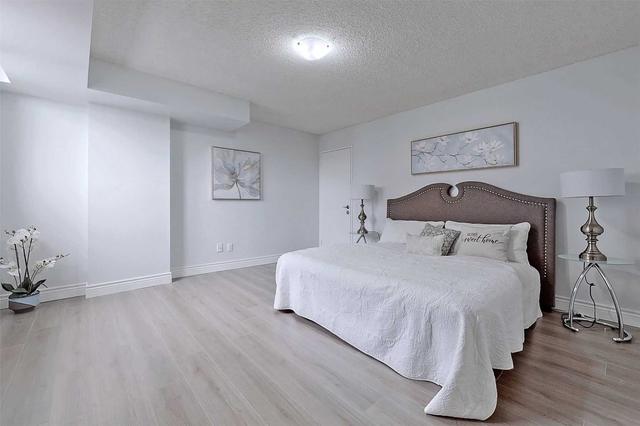 801 - 40 Chichester Pl, Condo with 3 bedrooms, 2 bathrooms and 1 parking in Toronto ON | Image 10