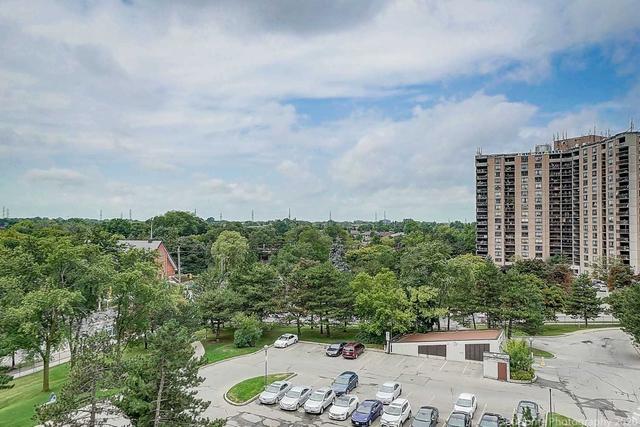 708 - 234 Albion Rd, Condo with 3 bedrooms, 2 bathrooms and 1 parking in Toronto ON | Image 3