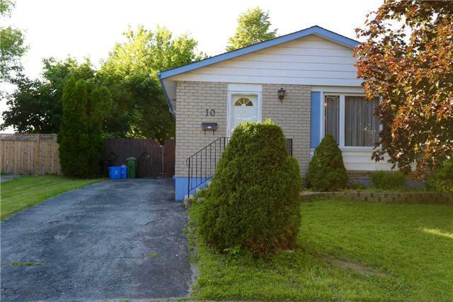10 Belleau St, House detached with 3 bedrooms, 2 bathrooms and 2 parking in Hamilton ON | Image 1