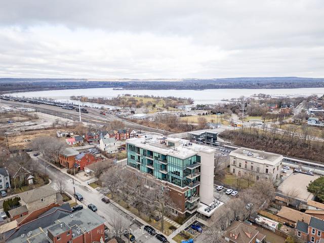 103 - 50 Murray St W, Condo with 2 bedrooms, 1 bathrooms and 1 parking in Hamilton ON | Image 1