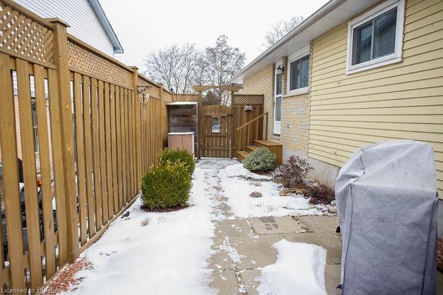 51 Woodlawn Avenue, House semidetached with 3 bedrooms, 1 bathrooms and null parking in Brantford ON | Image 23