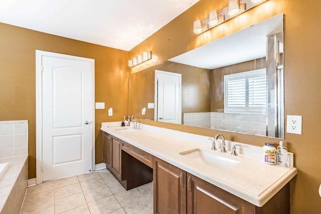 75 Hansford Dr, House detached with 4 bedrooms, 4 bathrooms and 6 parking in Brantford ON | Image 13