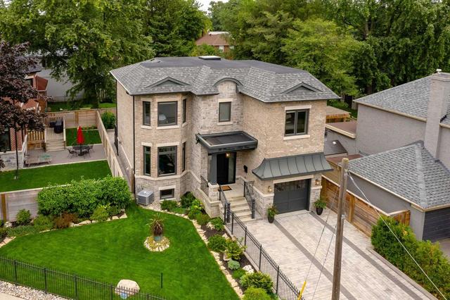 70 Parkview Hill Cres, House detached with 4 bedrooms, 5 bathrooms and 3 parking in Toronto ON | Image 12