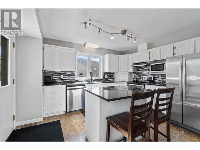 813 43 Avenue, House detached with 5 bedrooms, 3 bathrooms and 2 parking in Vernon BC | Image 17