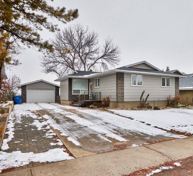 78 Seven Persons Crescent Sw, House detached with 3 bedrooms, 2 bathrooms and 1 parking in Medicine Hat AB | Image 1