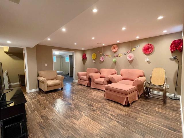 2378 Nichols Dr, House semidetached with 3 bedrooms, 4 bathrooms and 3 parking in Oakville ON | Image 19