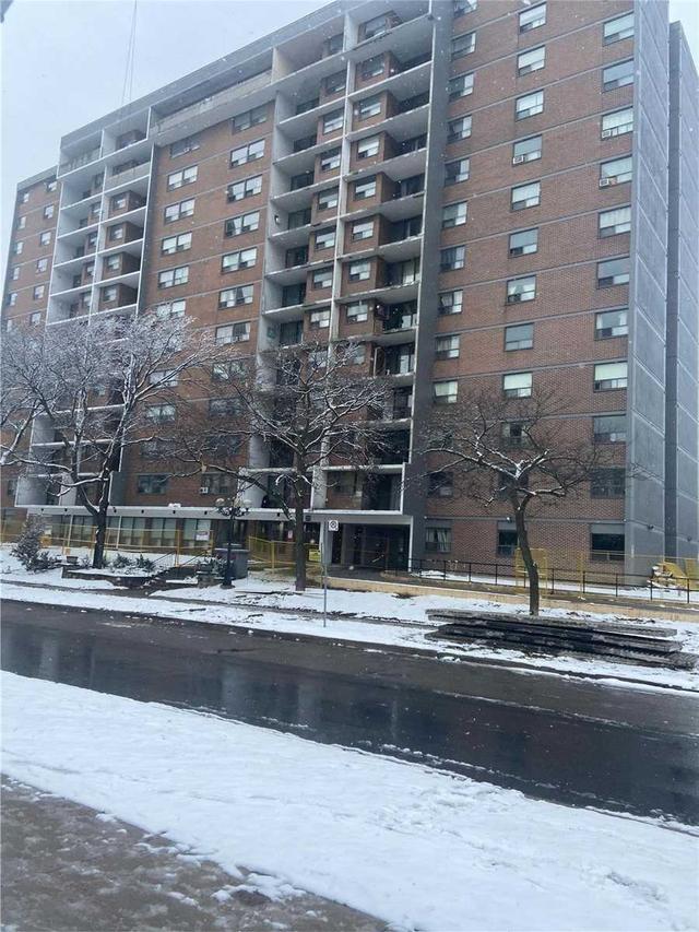 703 - 20 Gilder Dr, Condo with 3 bedrooms, 2 bathrooms and 1 parking in Toronto ON | Image 1
