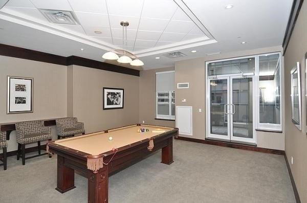 809 - 35 Balmuto St, Condo with 2 bedrooms, 2 bathrooms and 1 parking in Toronto ON | Image 7