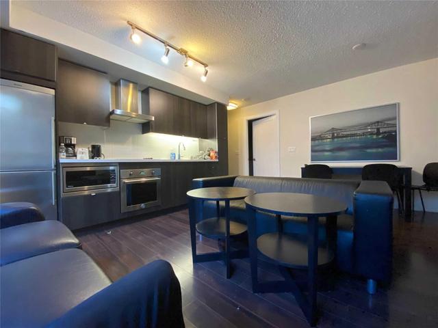 404 - 300 Front St W, Condo with 3 bedrooms, 2 bathrooms and 1 parking in Toronto ON | Image 7