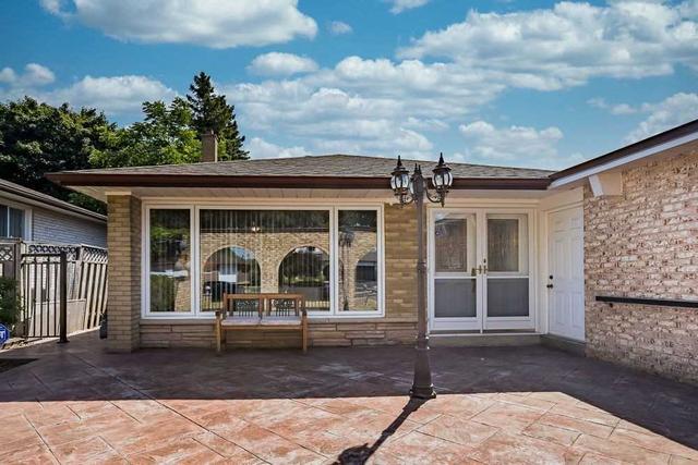61 Council Cres, House detached with 3 bedrooms, 2 bathrooms and 6 parking in Toronto ON | Image 12