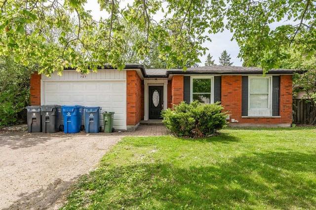 747 Scottsdale Dr, House detached with 3 bedrooms, 3 bathrooms and 5 parking in Guelph ON | Image 1