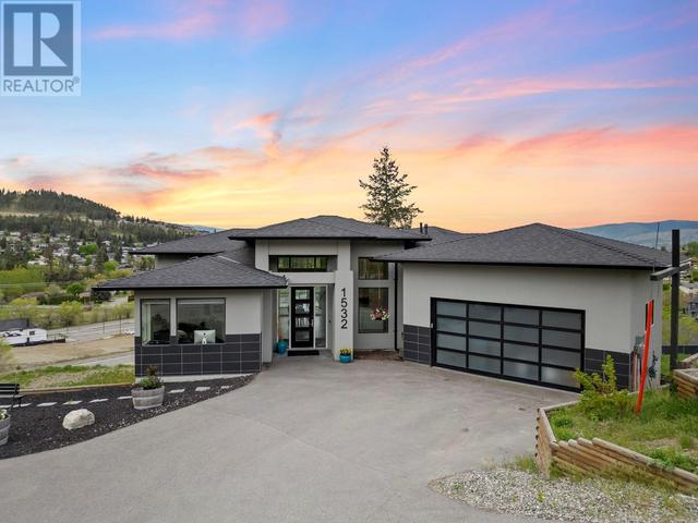 1532 Lund Road, House detached with 4 bedrooms, 3 bathrooms and 4 parking in Kelowna BC | Image 2