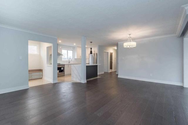 299 Southview Rd, House detached with 3 bedrooms, 2 bathrooms and 4 parking in Oakville ON | Image 3