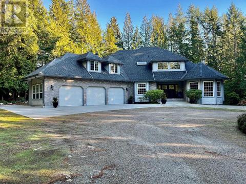 1356 Roberts Creek Road, House detached with 3 bedrooms, 3 bathrooms and 9 parking in Sunshine Coast D BC | Card Image