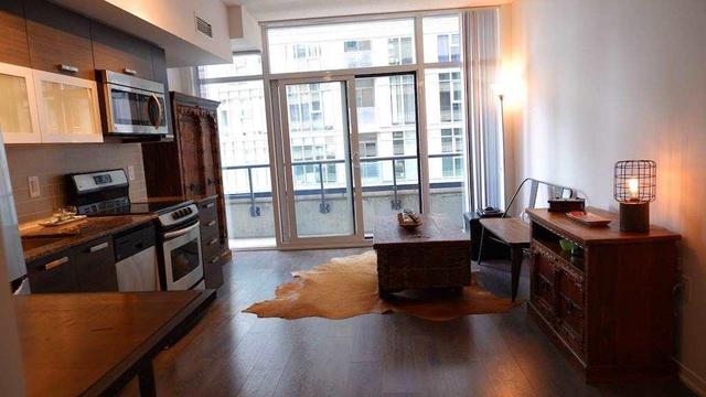 618W - 36 Lisgar St, Condo with 2 bedrooms, 1 bathrooms and null parking in Toronto ON | Image 2