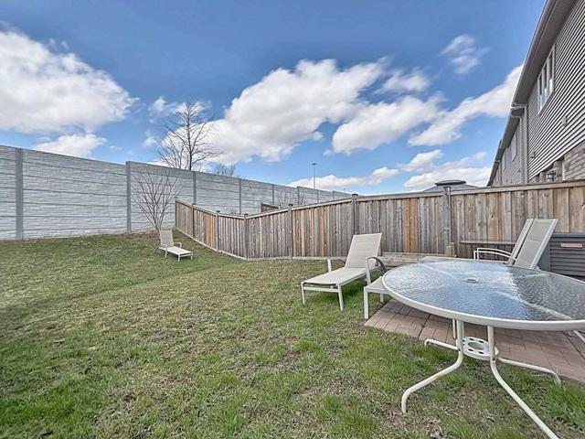 39 Sexton Cres, House attached with 3 bedrooms, 3 bathrooms and 3 parking in Hamilton ON | Image 14