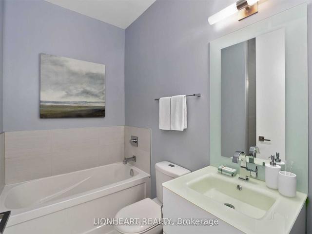605 - 111 St Clair Ave W, Condo with 2 bedrooms, 2 bathrooms and 1 parking in Toronto ON | Image 4