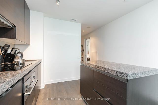 1008 - 38 Stewart St, Condo with 2 bedrooms, 2 bathrooms and 1 parking in Toronto ON | Image 5