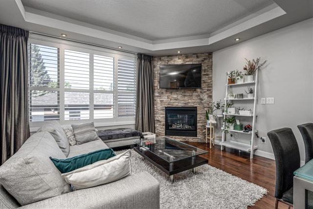 3327 40 Street Sw, Home with 4 bedrooms, 3 bathrooms and 2 parking in Calgary AB | Image 7