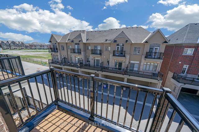 45 New Yorkton Ave, House attached with 3 bedrooms, 3 bathrooms and 2 parking in Markham ON | Image 9