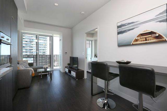 2701 - 8 Eglinton Ave E, Condo with 1 bedrooms, 2 bathrooms and 1 parking in Toronto ON | Image 3