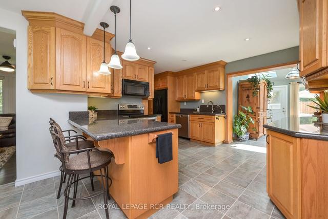 348557 15 Sideroad, House detached with 4 bedrooms, 2 bathrooms and 12 parking in Mono ON | Image 3