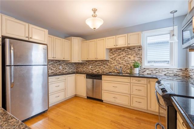 80 Chicory Crescent, House detached with 3 bedrooms, 3 bathrooms and 4 parking in St. Catharines ON | Image 6