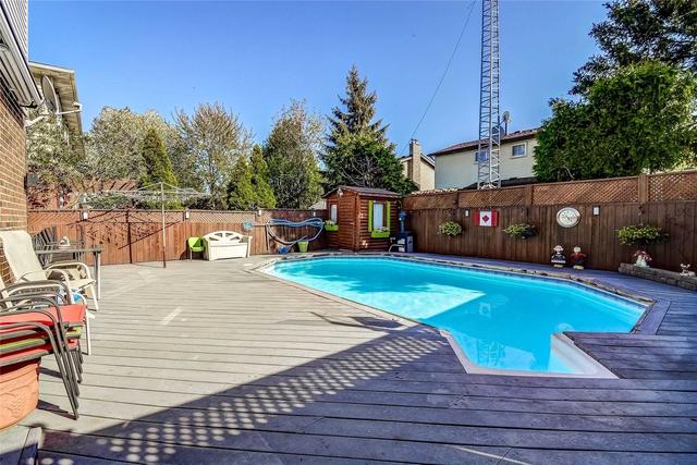 2368 Cotswold Cres, House detached with 3 bedrooms, 2 bathrooms and 4 parking in Burlington ON | Image 25