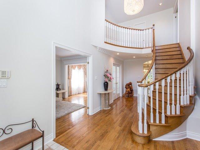 288 Johnston Ave, House detached with 4 bedrooms, 5 bathrooms and 5 parking in Toronto ON | Image 3