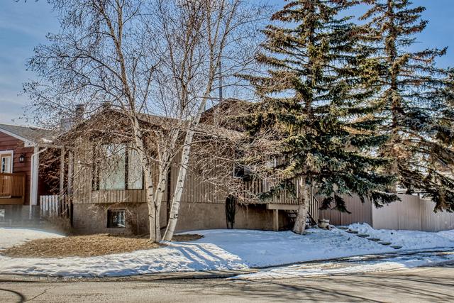 1601a 42 Street Sw, House detached with 4 bedrooms, 2 bathrooms and null parking in Calgary AB | Image 2