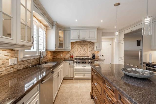 1088 Sturbridge Dr, House detached with 4 bedrooms, 4 bathrooms and 6 parking in Burlington ON | Image 11