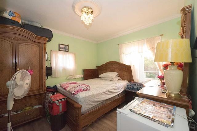 6 Arthur St, House detached with 2 bedrooms, 2 bathrooms and 3 parking in Toronto ON | Image 15