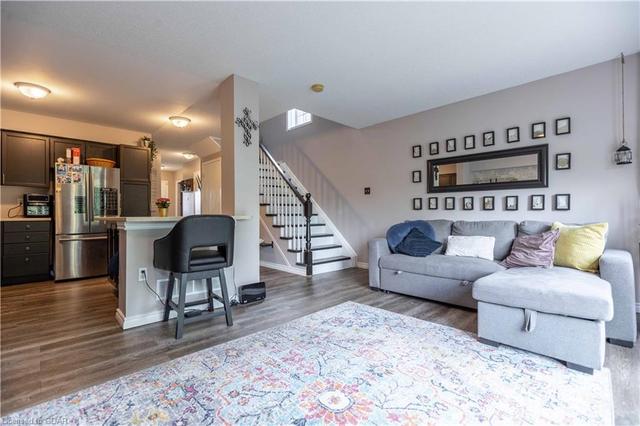 11 - 124 Gosling Gardens, House attached with 3 bedrooms, 2 bathrooms and 2 parking in Guelph ON | Image 15